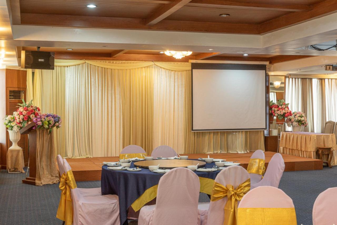 Nonthaburi Palace Hotel Екстер'єр фото