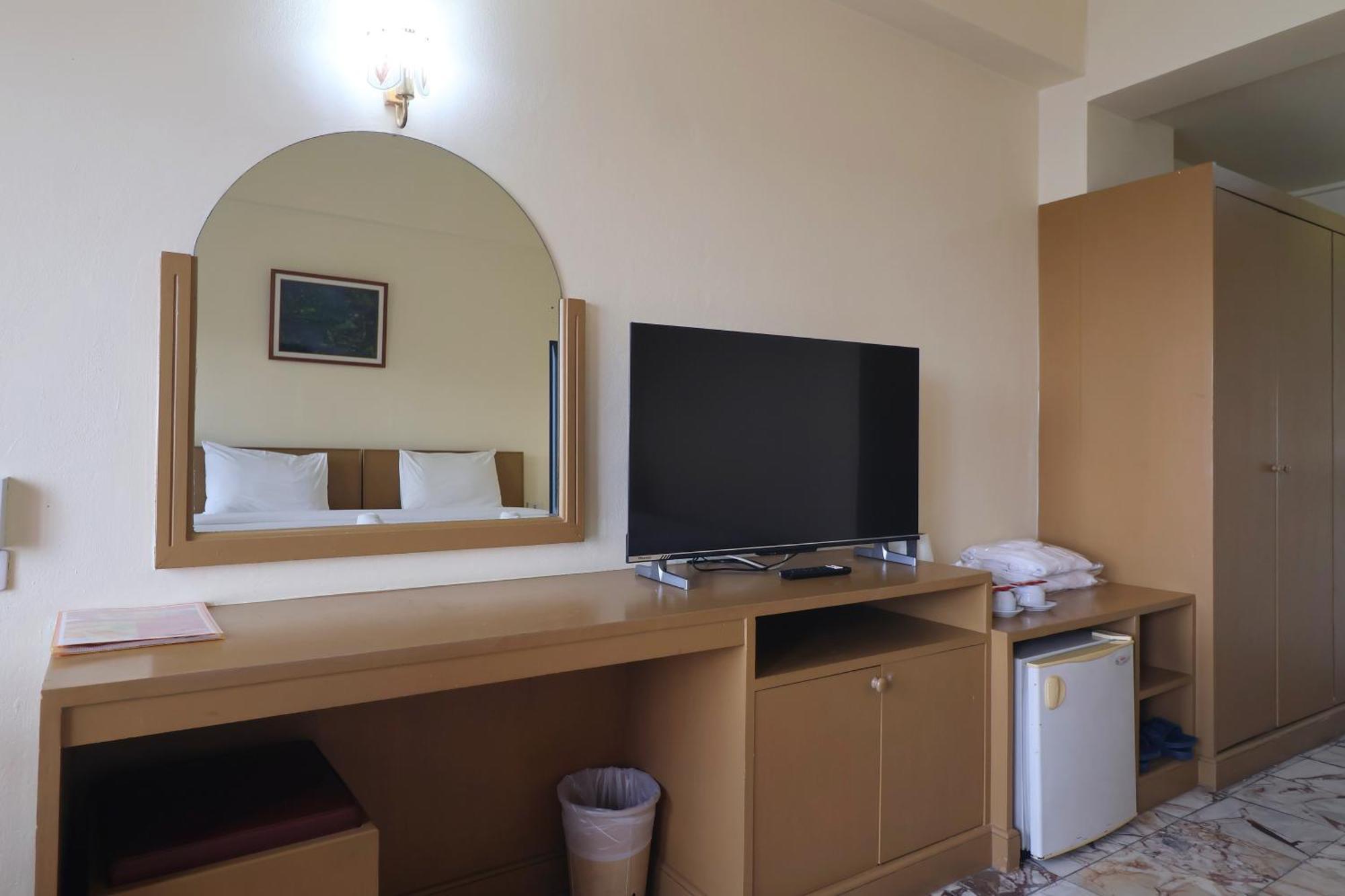 Nonthaburi Palace Hotel Екстер'єр фото