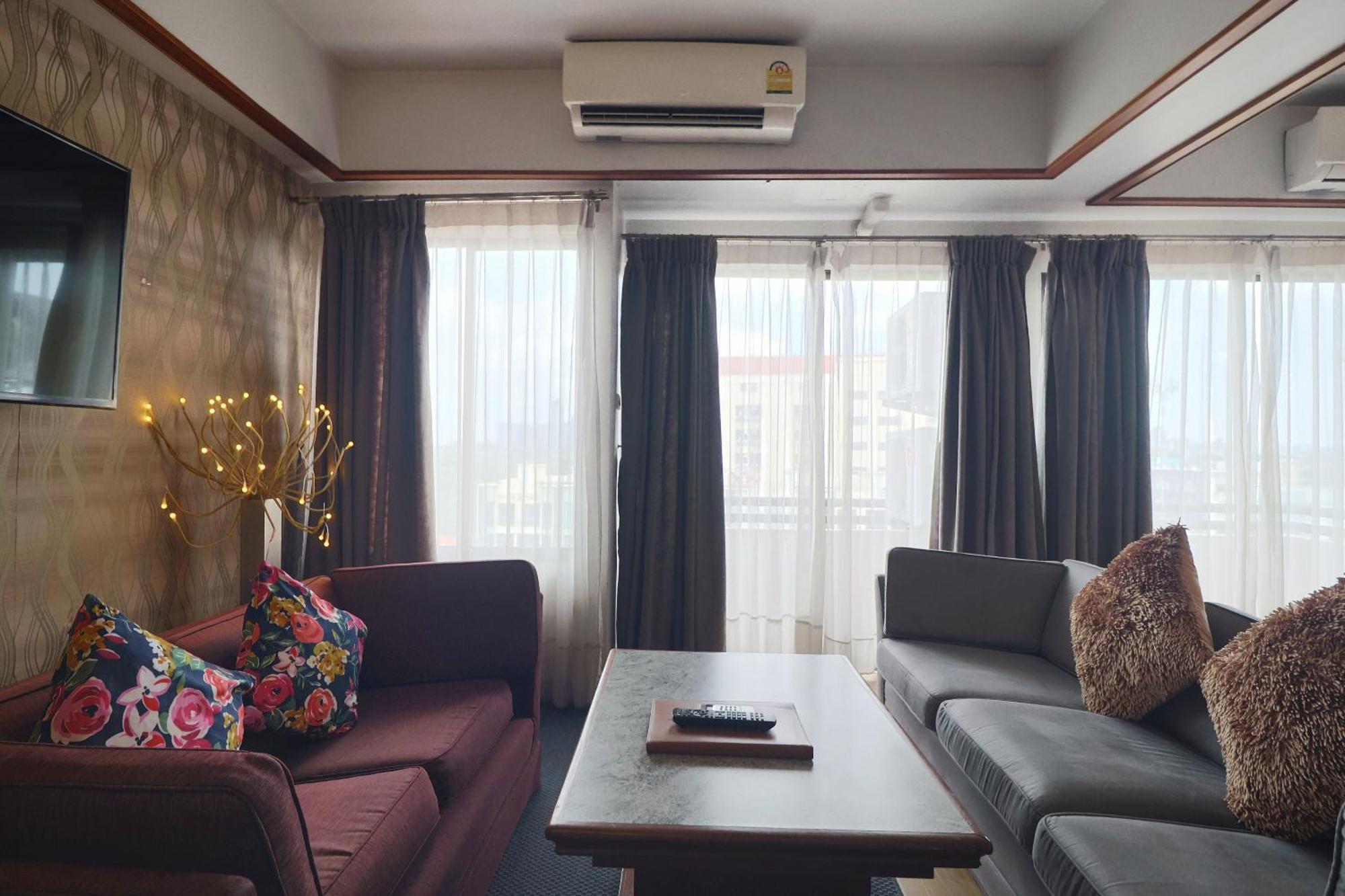 Nonthaburi Palace Hotel Екстер'єр фото