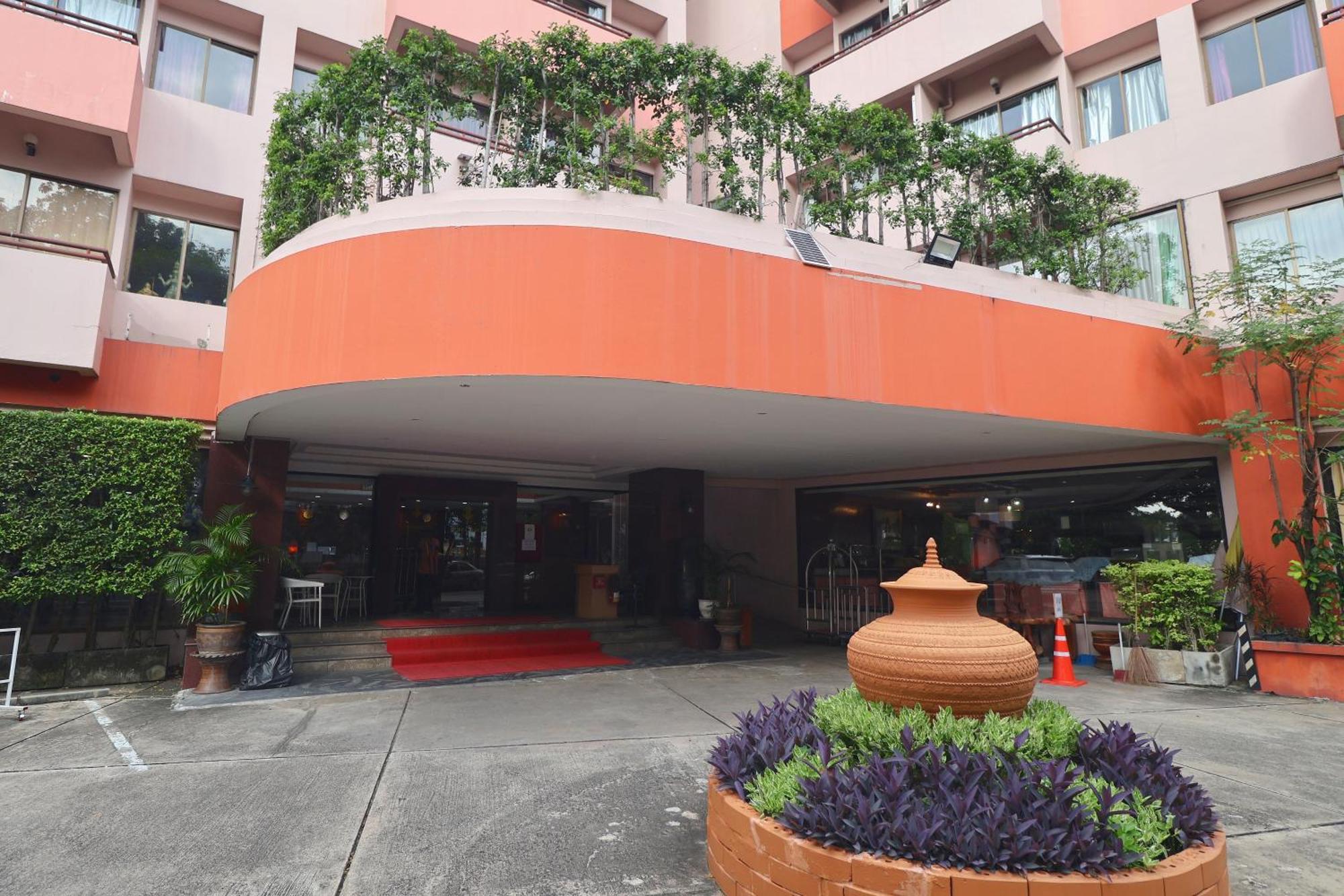 Nonthaburi Palace Hotel Екстер'єр фото