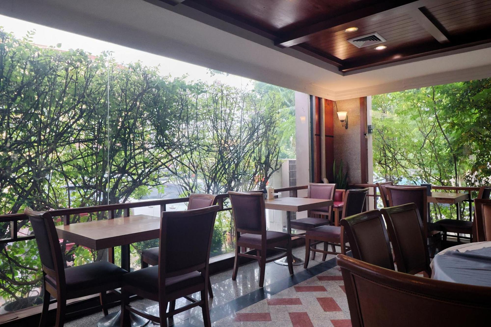 Nonthaburi Palace Hotel Екстер'єр фото