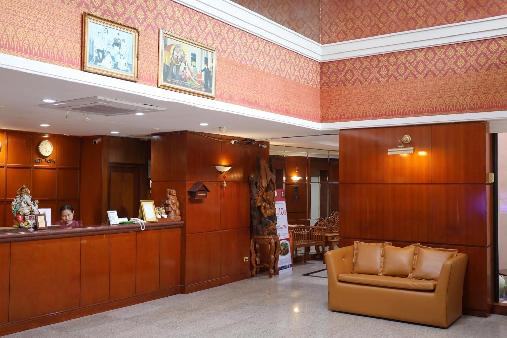 Nonthaburi Palace Hotel Екстер'єр фото